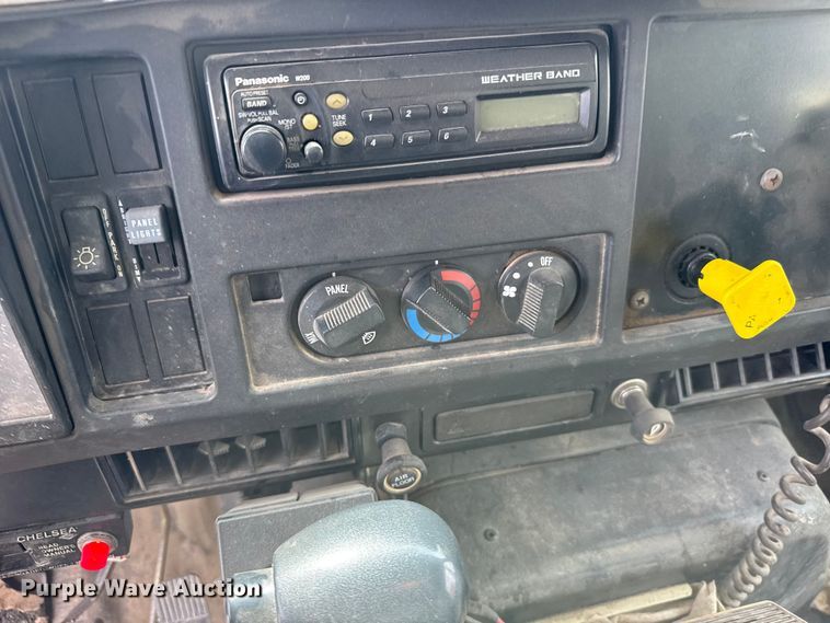 image for item FB7346 2000 International 4700 vacuum truck