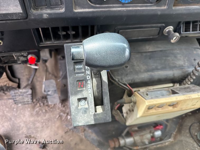 image for item FB7346 2000 International 4700 vacuum truck