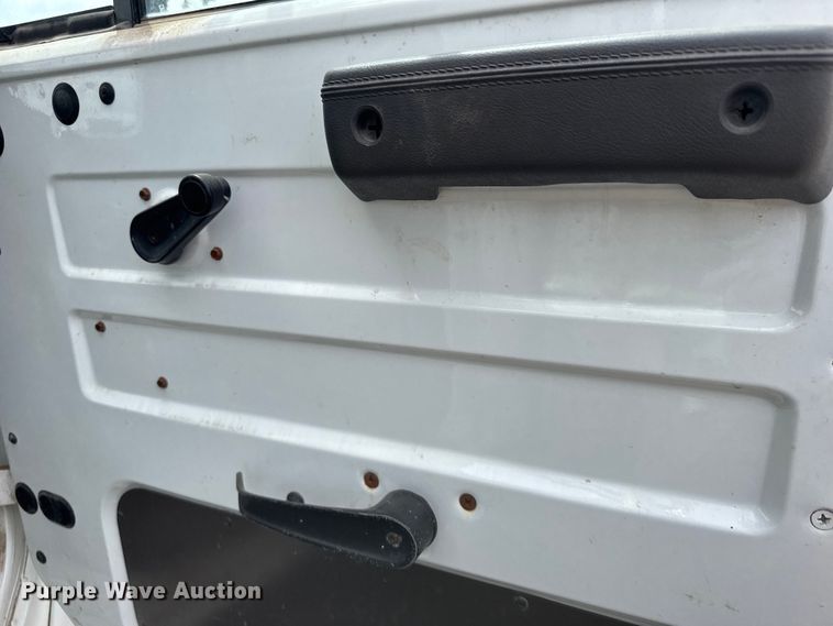 image for item FB7346 2000 International 4700 vacuum truck