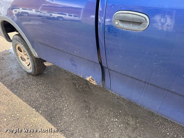 image for item FB7347 1997 Ford F150 pickup truck