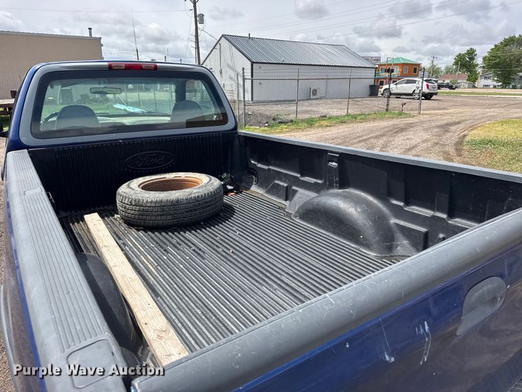 image for item FB7347 1997 Ford F150 pickup truck