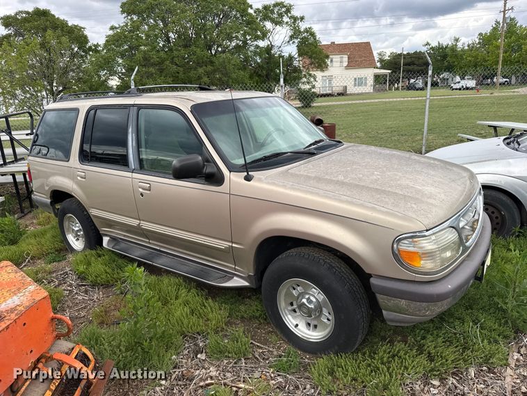 image for item FB7350 1997 Ford Explorer SUV