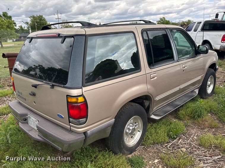 image for item FB7350 1997 Ford Explorer SUV