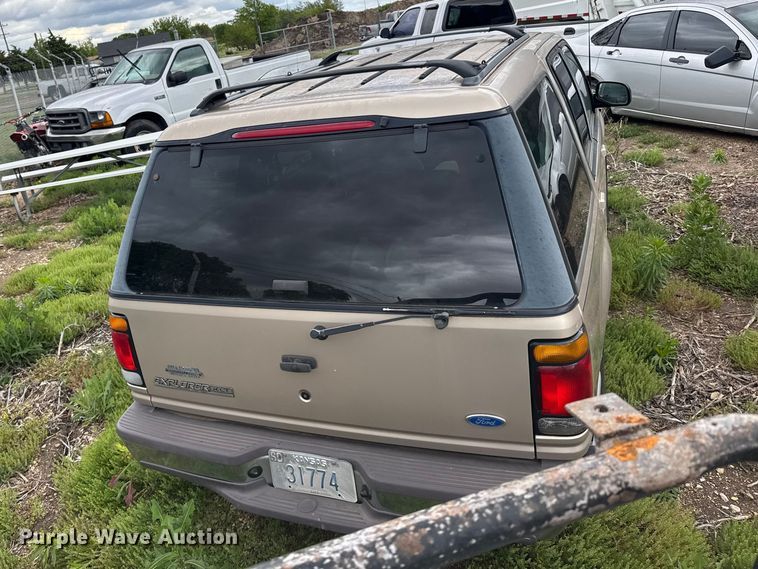 image for item FB7350 1997 Ford Explorer SUV