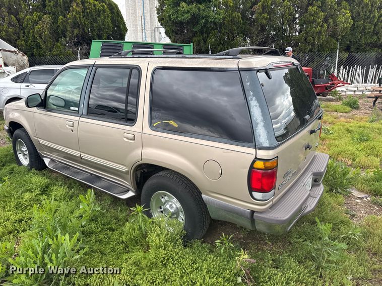 image for item FB7350 1997 Ford Explorer SUV