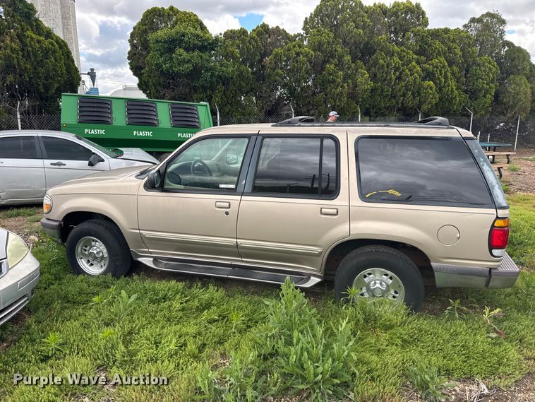image for item FB7350 1997 Ford Explorer SUV