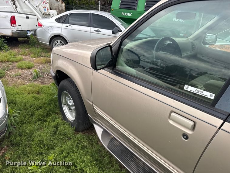image for item FB7350 1997 Ford Explorer SUV