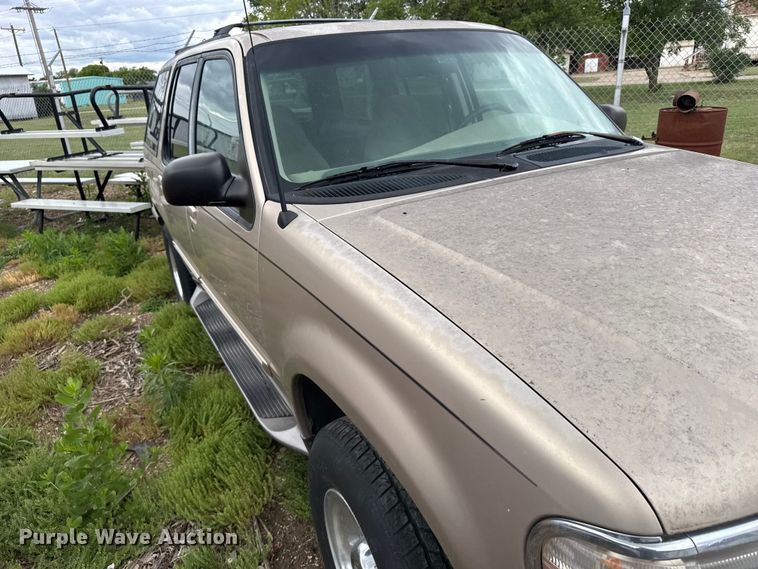 image for item FB7350 1997 Ford Explorer SUV