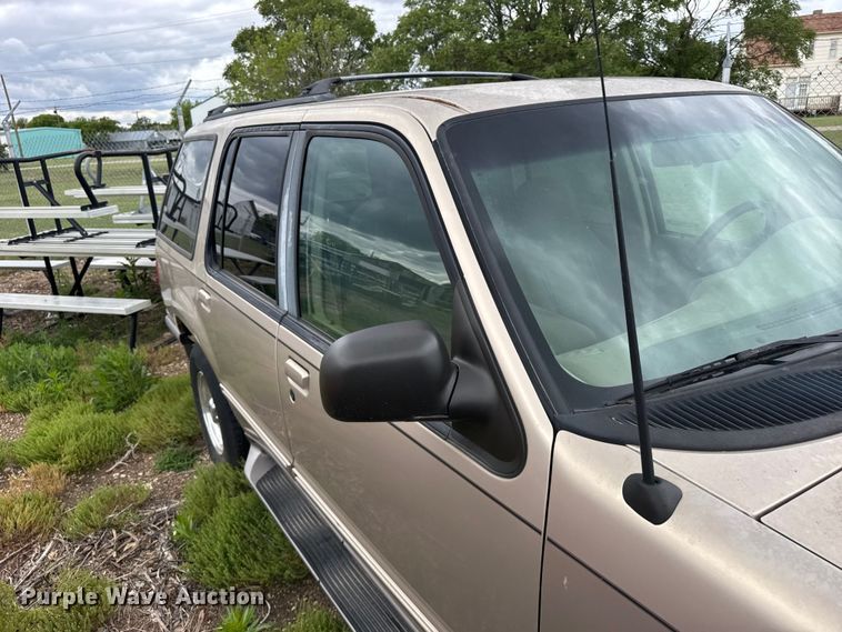 image for item FB7350 1997 Ford Explorer SUV