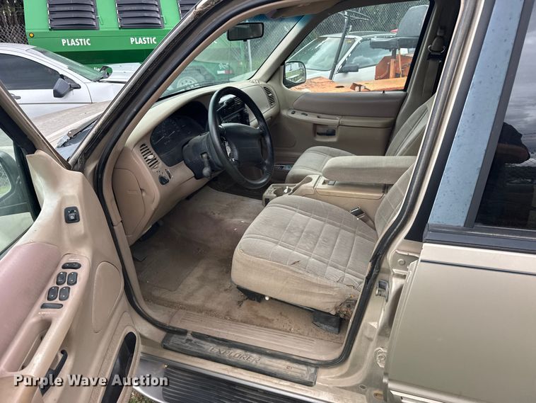 image for item FB7350 1997 Ford Explorer SUV