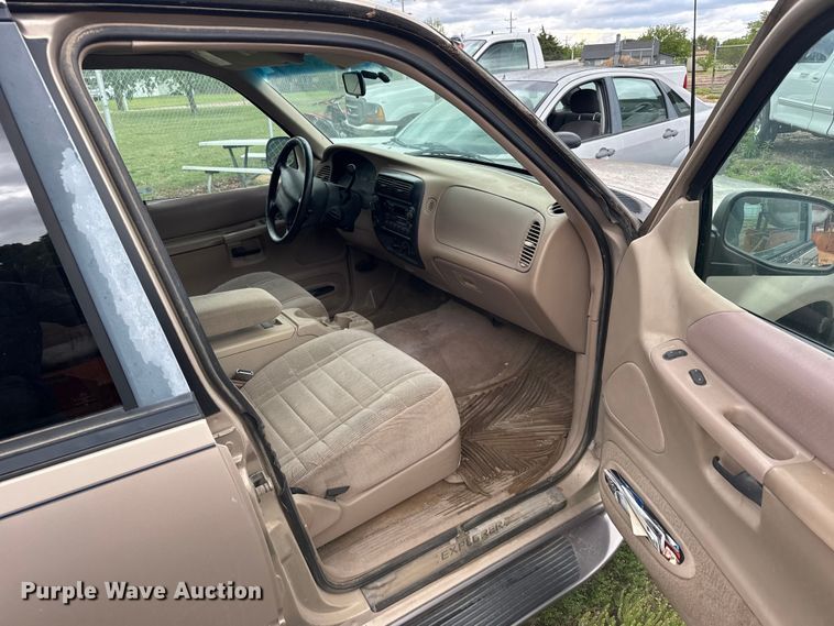 image for item FB7350 1997 Ford Explorer SUV