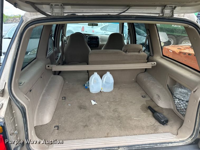 image for item FB7350 1997 Ford Explorer SUV