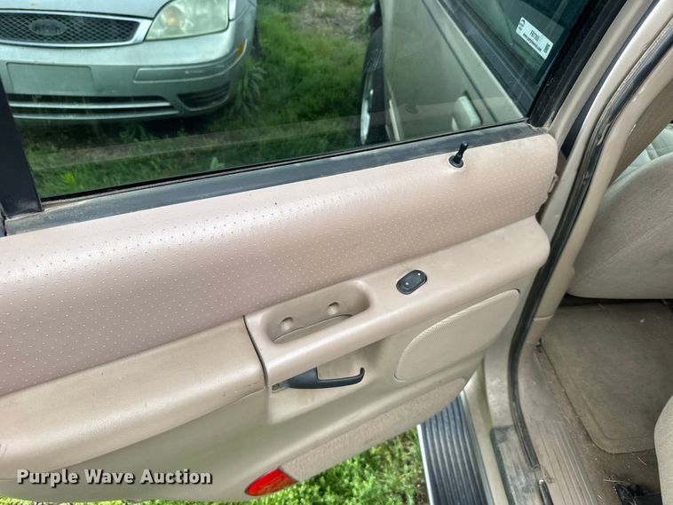 image for item FB7350 1997 Ford Explorer SUV