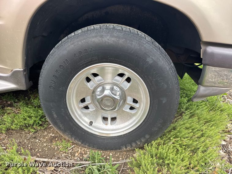 image for item FB7350 1997 Ford Explorer SUV