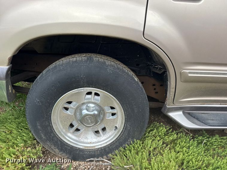image for item FB7350 1997 Ford Explorer SUV