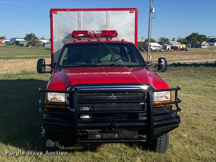 image for item FB7378 2000 Ford F550 Super Duty crew cab rescue vehicle