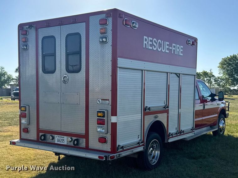 image for item FB7378 2000 Ford F550 Super Duty crew cab rescue vehicle