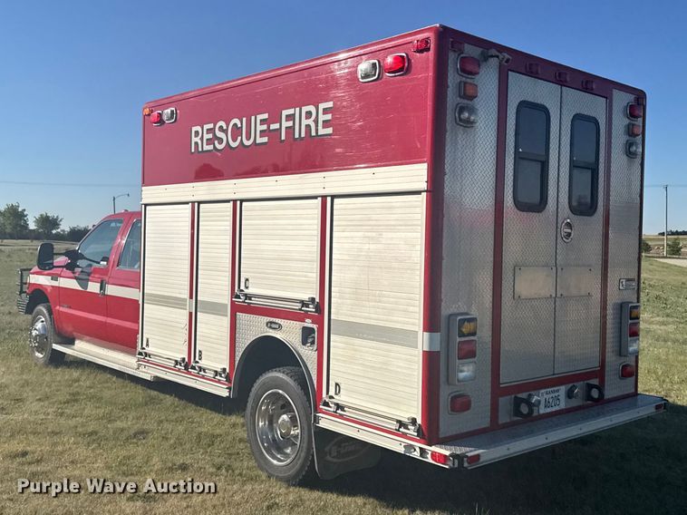 image for item FB7378 2000 Ford F550 Super Duty crew cab rescue vehicle