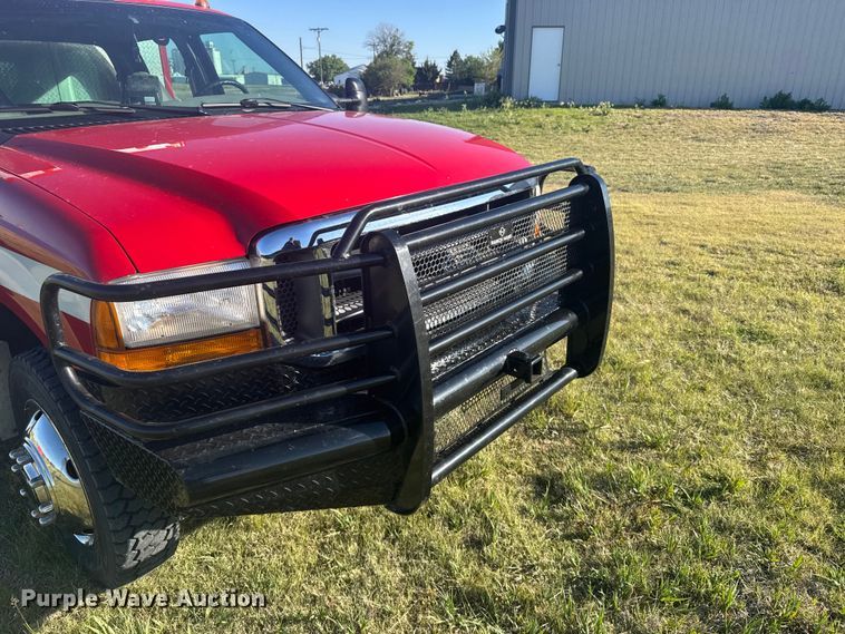 image for item FB7378 2000 Ford F550 Super Duty crew cab rescue vehicle