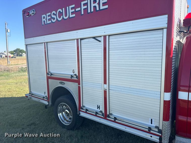 image for item FB7378 2000 Ford F550 Super Duty crew cab rescue vehicle