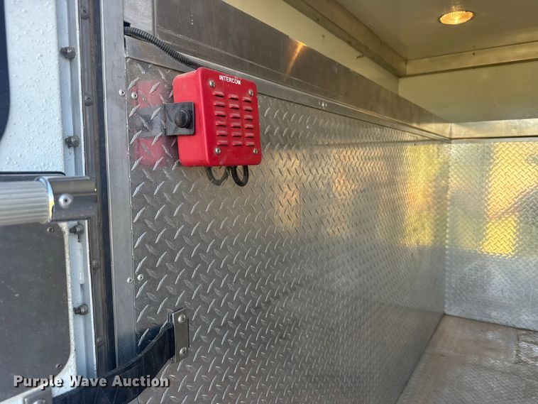 image for item FB7378 2000 Ford F550 Super Duty crew cab rescue vehicle