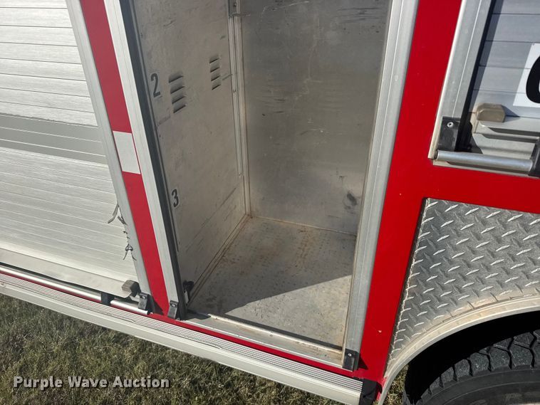image for item FB7378 2000 Ford F550 Super Duty crew cab rescue vehicle