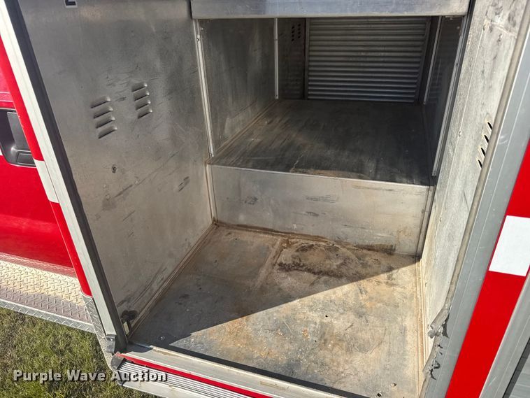 image for item FB7378 2000 Ford F550 Super Duty crew cab rescue vehicle