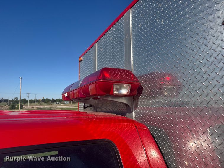 image for item FB7378 2000 Ford F550 Super Duty crew cab rescue vehicle