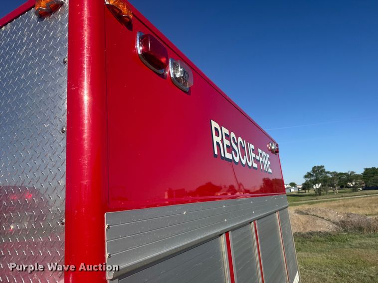 image for item FB7378 2000 Ford F550 Super Duty crew cab rescue vehicle