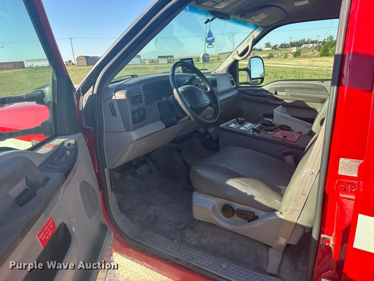 image for item FB7378 2000 Ford F550 Super Duty crew cab rescue vehicle