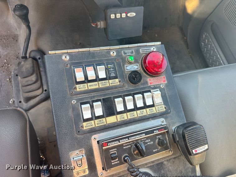 image for item FB7378 2000 Ford F550 Super Duty crew cab rescue vehicle