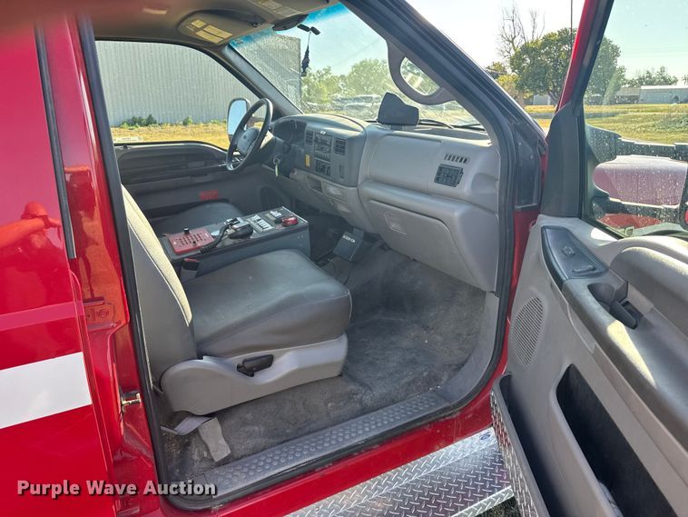 image for item FB7378 2000 Ford F550 Super Duty crew cab rescue vehicle