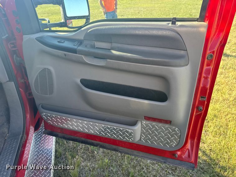 image for item FB7378 2000 Ford F550 Super Duty crew cab rescue vehicle