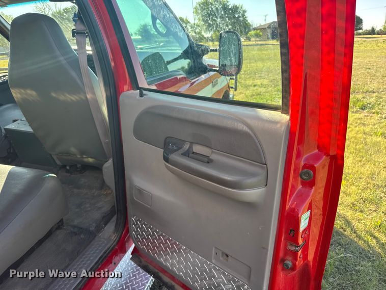 image for item FB7378 2000 Ford F550 Super Duty crew cab rescue vehicle