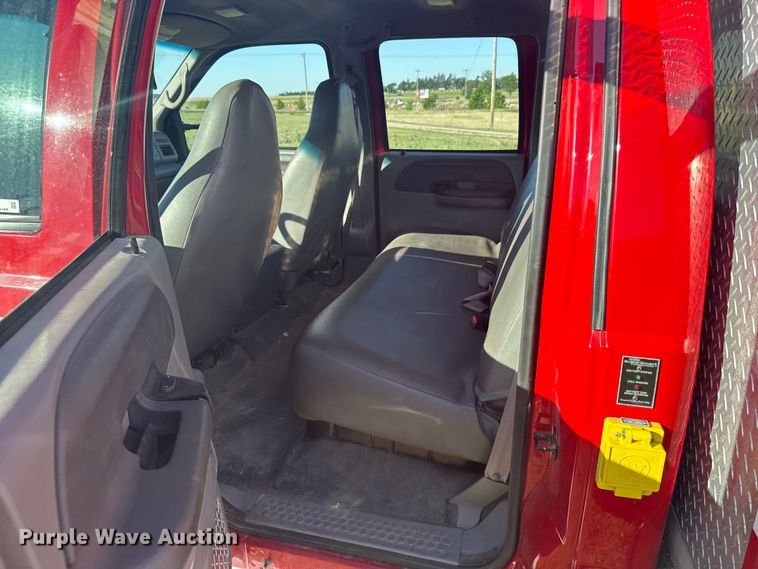image for item FB7378 2000 Ford F550 Super Duty crew cab rescue vehicle