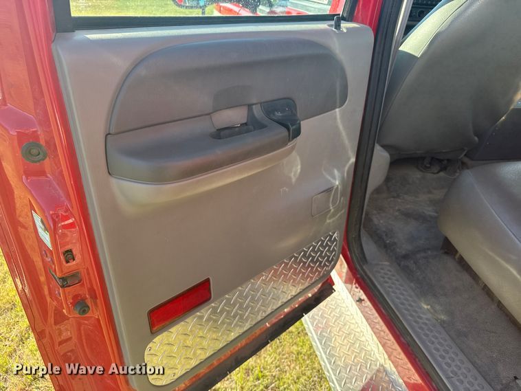 image for item FB7378 2000 Ford F550 Super Duty crew cab rescue vehicle