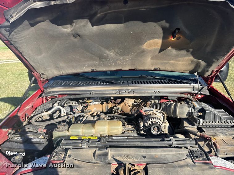 image for item FB7378 2000 Ford F550 Super Duty crew cab rescue vehicle