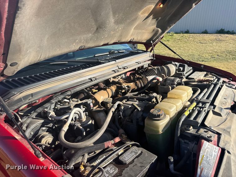 image for item FB7378 2000 Ford F550 Super Duty crew cab rescue vehicle