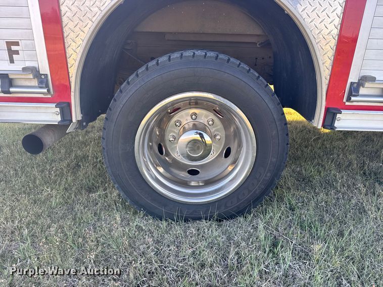 image for item FB7378 2000 Ford F550 Super Duty crew cab rescue vehicle