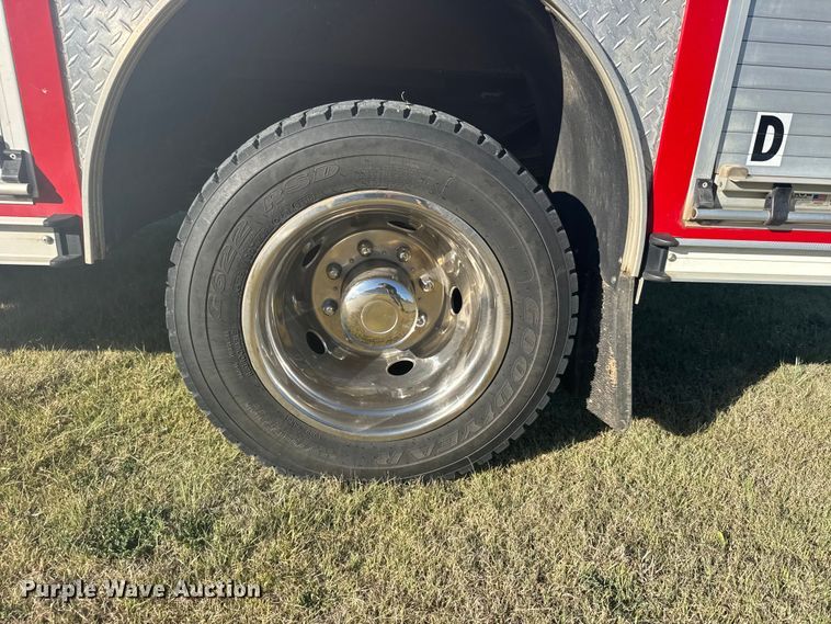 image for item FB7378 2000 Ford F550 Super Duty crew cab rescue vehicle