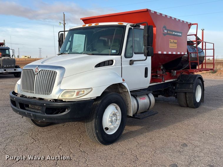 image for item FC2218 2012 International MA025 pothole patcher truck