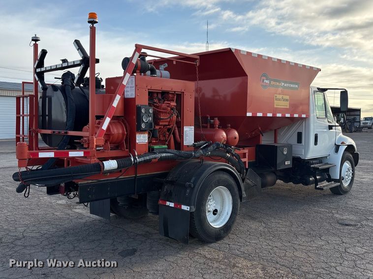 image for item FC2218 2012 International MA025 pothole patcher truck
