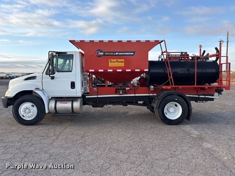 image for item FC2218 2012 International MA025 pothole patcher truck
