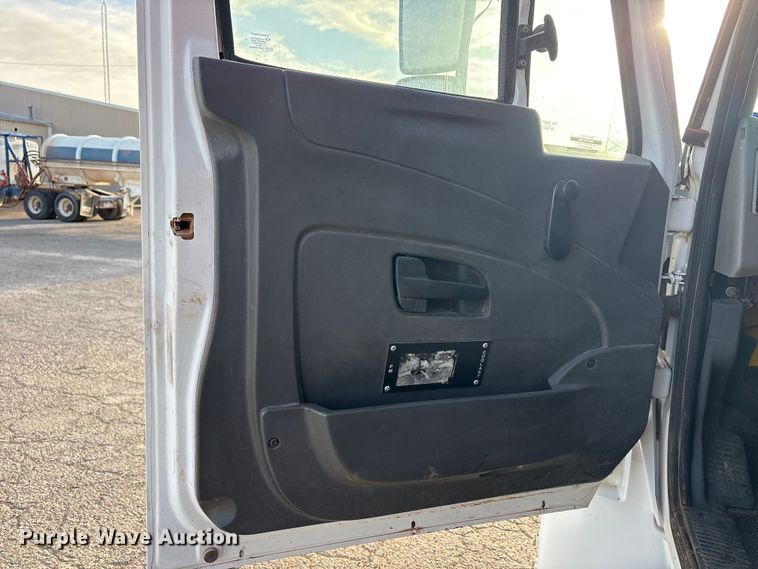 image for item FC2218 2012 International MA025 pothole patcher truck