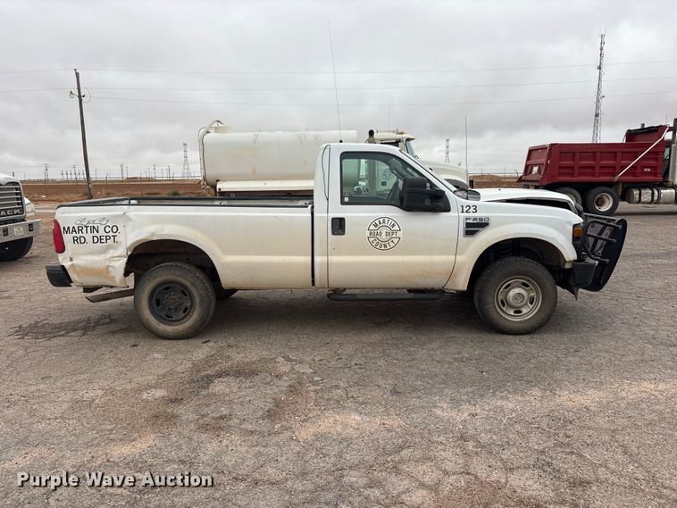 image for item FC2219 2010 Ford F250 Super Duty pickup truck