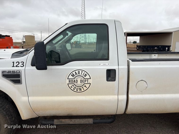 image for item FC2219 2010 Ford F250 Super Duty pickup truck
