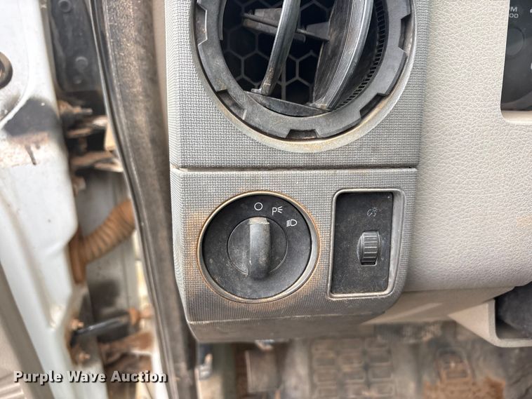 image for item FC2219 2010 Ford F250 Super Duty pickup truck