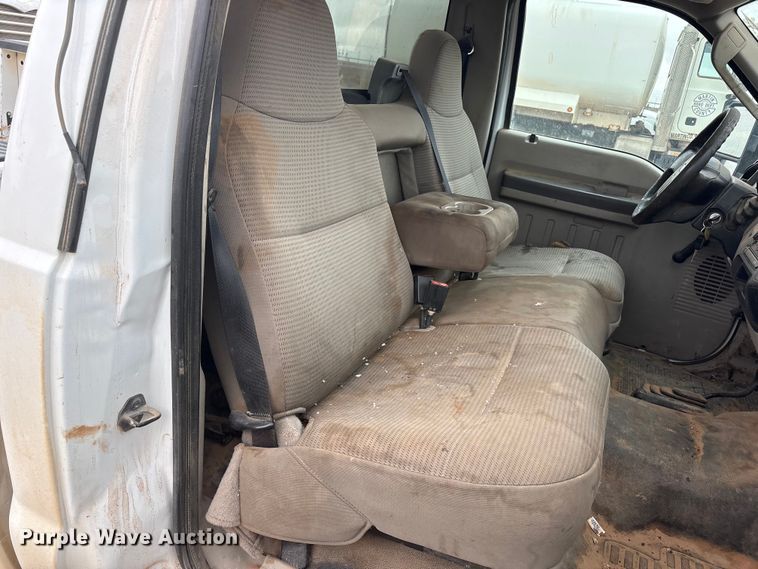 image for item FC2219 2010 Ford F250 Super Duty pickup truck