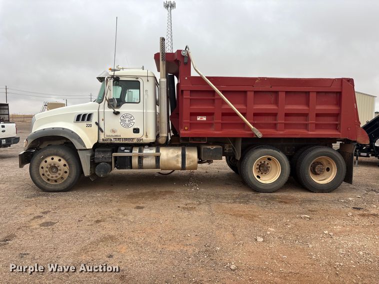 image for item FC2220 2012 Mack GU dump truck
