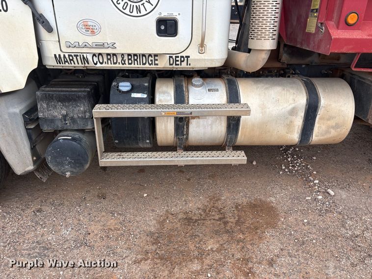 image for item FC2220 2012 Mack GU dump truck